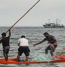 श्रीलंकाई नौसेना ने 7 भारतीय मछुआरों को किया गिरफ्तार 43