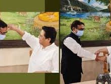 मायावती ने रक्षाबंधन पर बसपा विधायक उमाशंकर सिंह को बांधी राखी 50