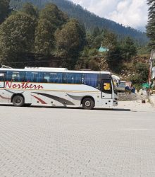 एक महीने के बाद मनाली पहुंची वोल्वो बस 2