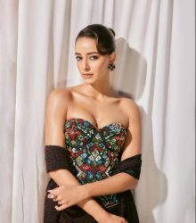 27 साल की Ananya Panday की कमाई है चौकाने वाली, बॉलीवुड में मचा दिया धमाल! 9